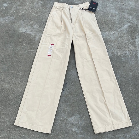 NWT Levi’s Premium Pleated High Loose Khaki Tan Pants - Picture 1 of 7